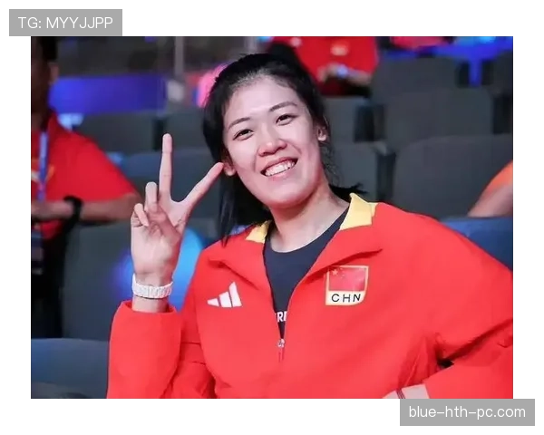 李盈莹训练完直接啃鸡腿，这自律和放纵切换也太真实了